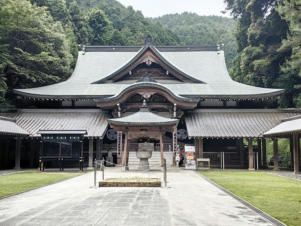 第六十四番  石鎚山 前神寺